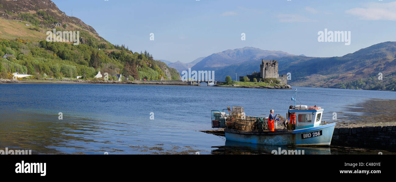 Eilean Donan Castle e Loch Duich, Lochalsh, regione delle Highlands, Scozia Foto Stock
