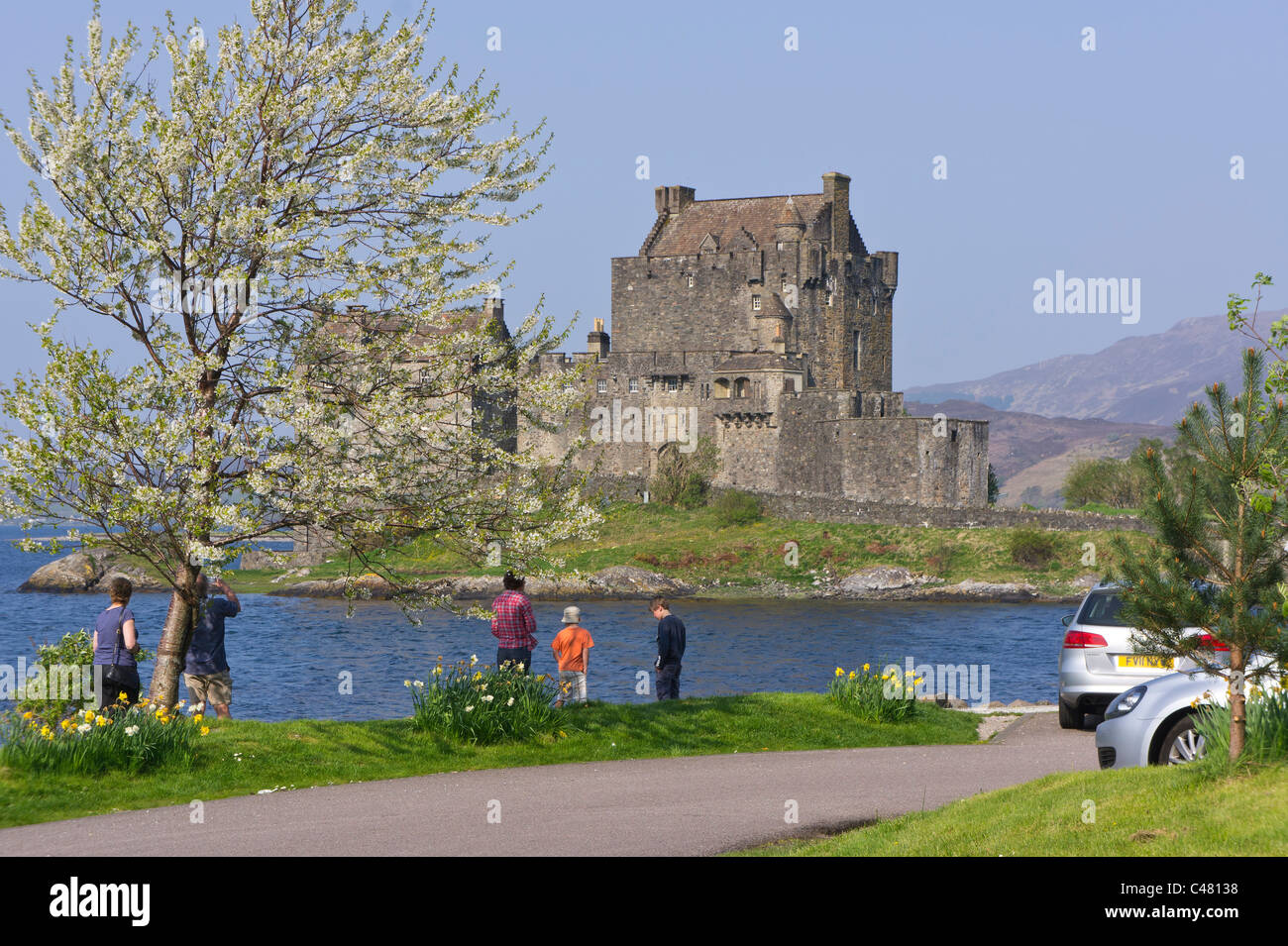 Eilean Donan Castle e Loch Duich, Lochalsh, regione delle Highlands, Scozia Foto Stock