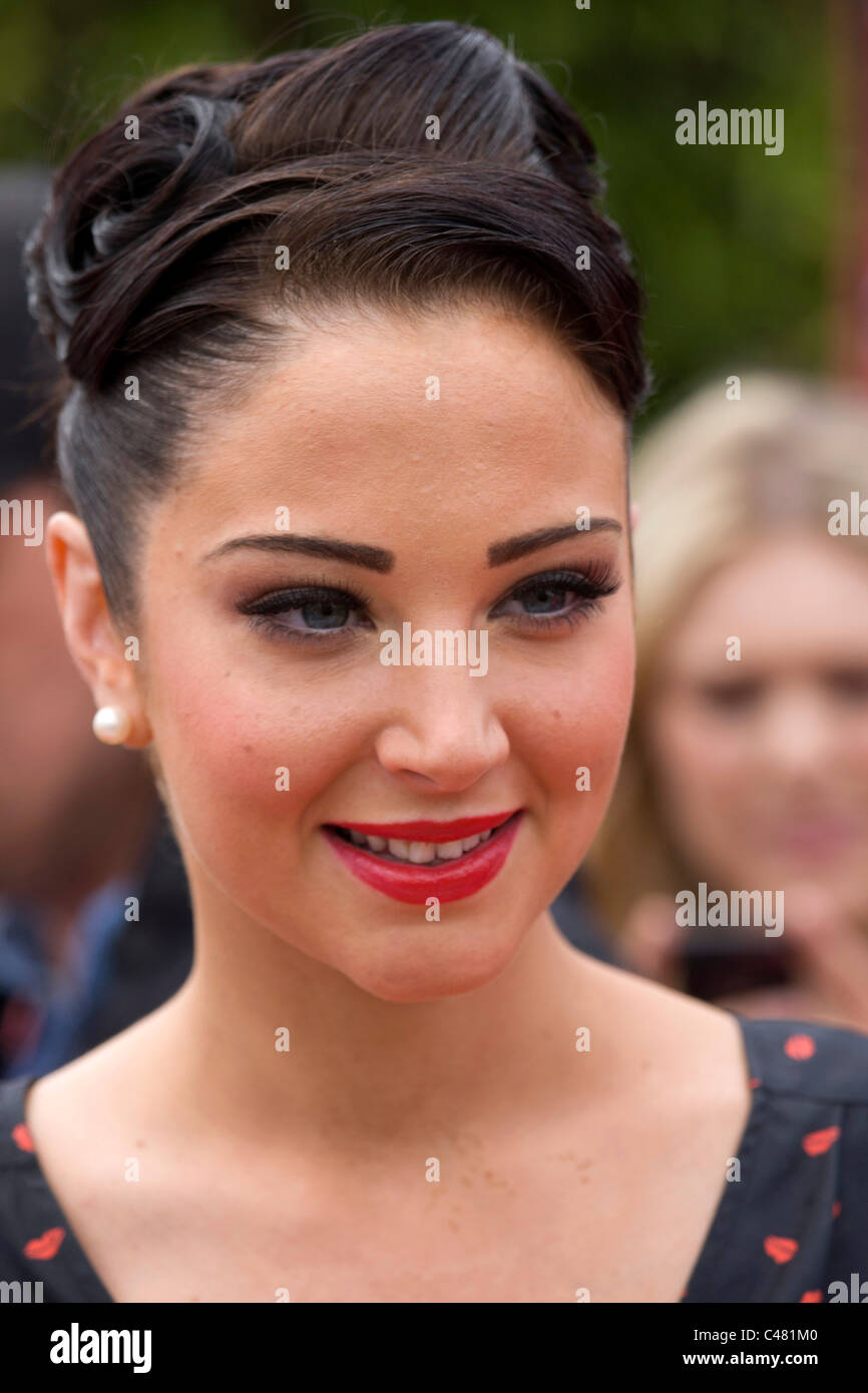 Tulisa Contostavlos arriva per la X Factor auditions a LG Arena, NEC, Birmingham Giugno 2011 Foto Stock