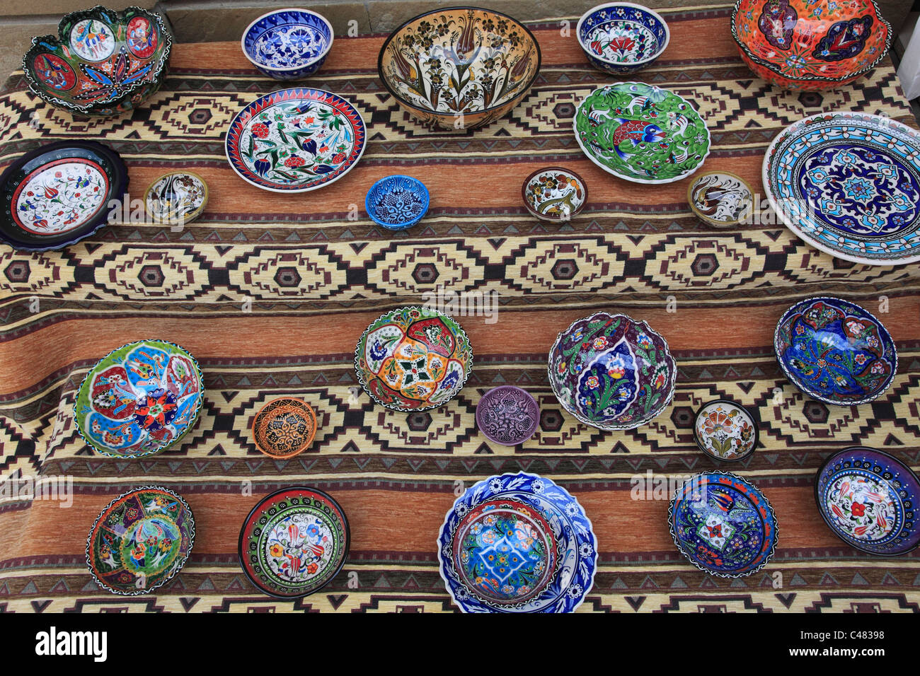 Bulgaria Veliko Tarnovo, artigianato, ceramiche, tappeti, Foto Stock