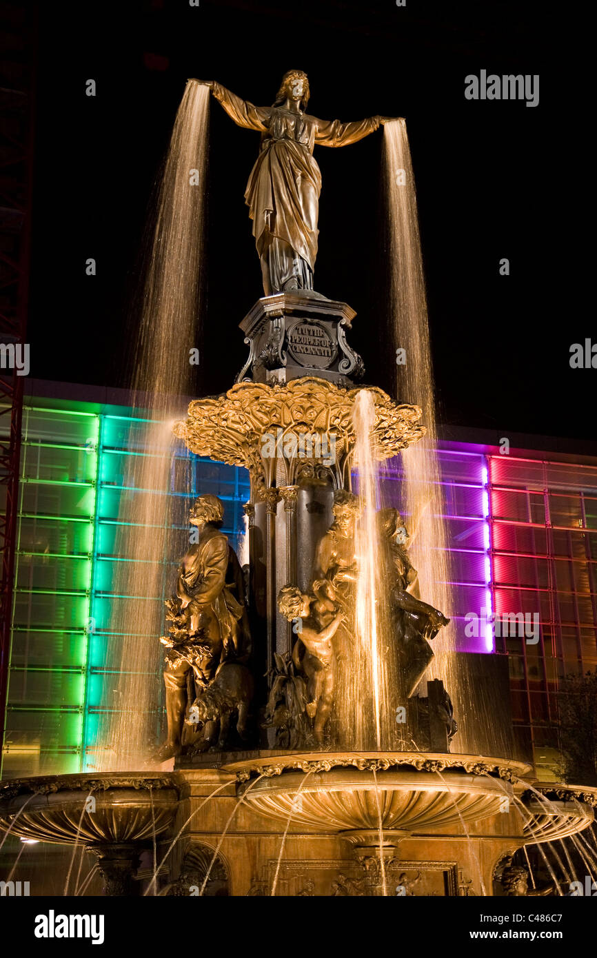 "Genio dell' acqua in Piazza Fontana, Cincinnati in Ohio USA Foto Stock