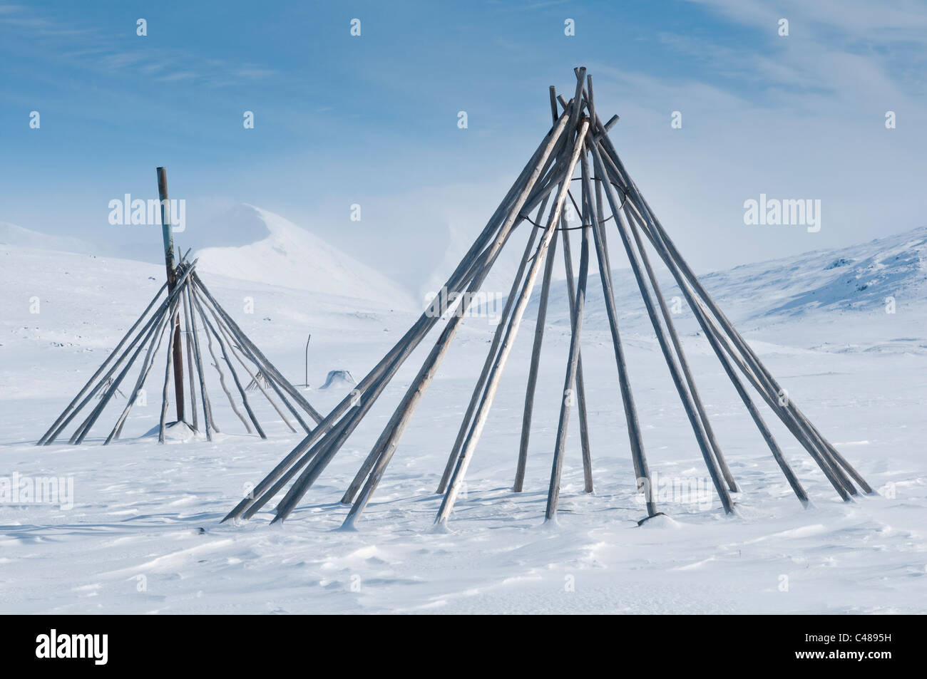 Tradizionale costruzione della tenda in Lapponia, a nord della Svezia Foto Stock