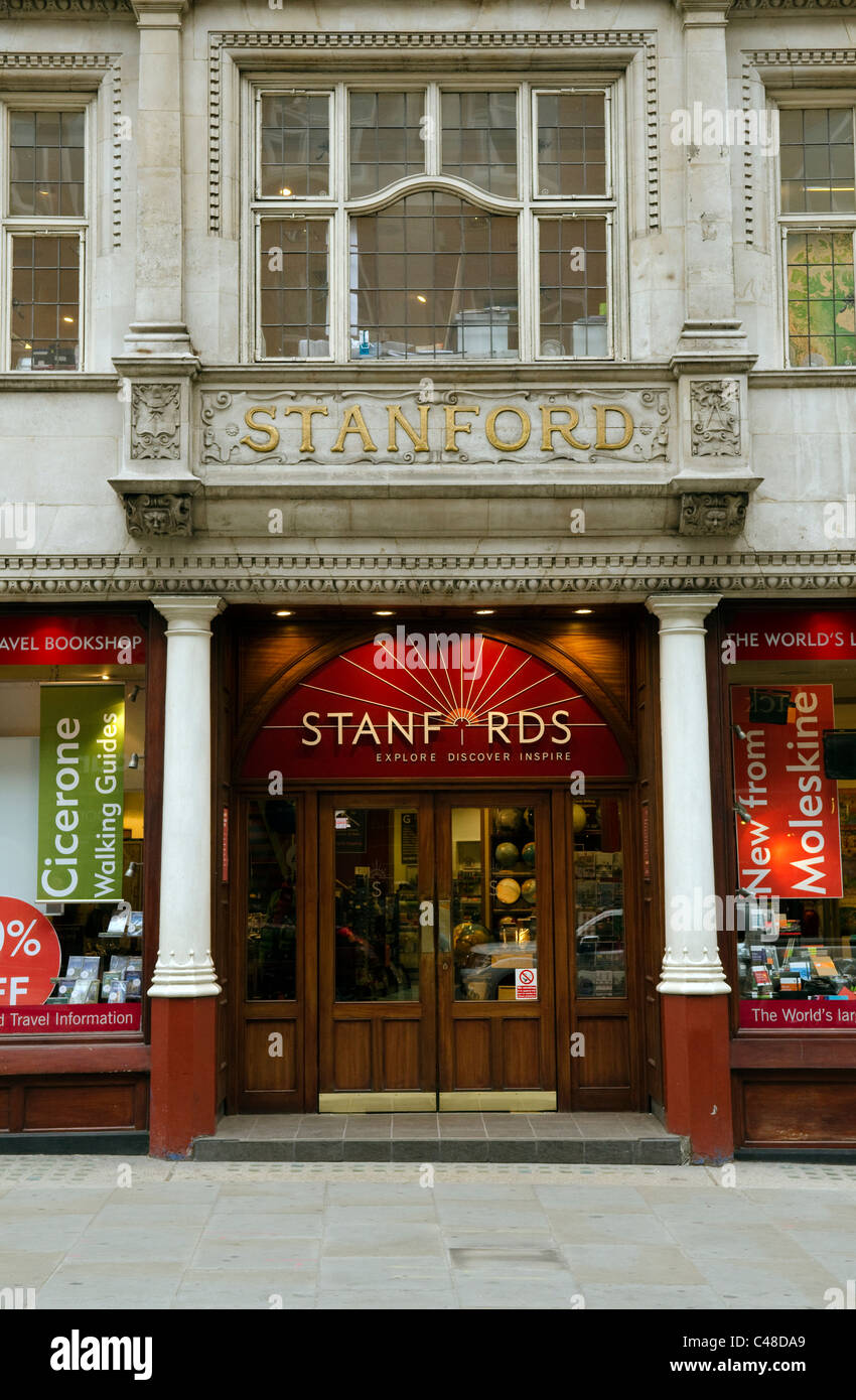 Stanfords Mappa e Informazioni di viaggio shop in Long Acre Covent Garden London WC2 Foto Stock