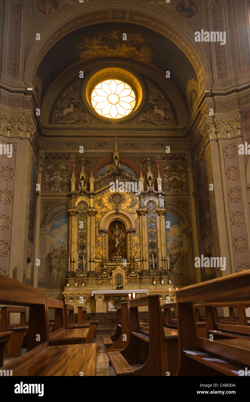 Interno della chiesa di San Lorenzo a Tremezzo sul Lago di Como. Lombardia. L'Italia. Foto Stock