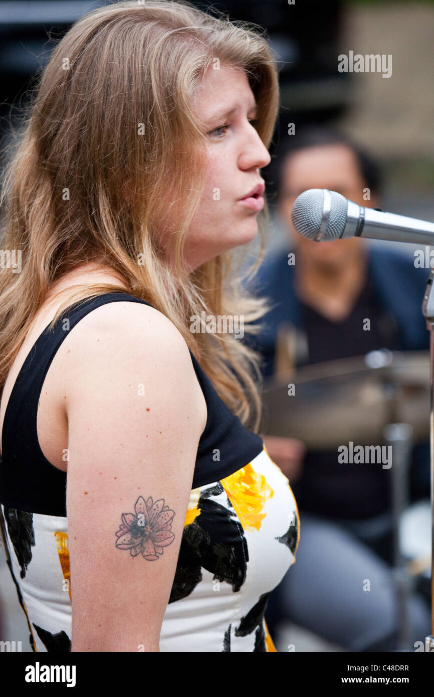 La cantante Kristin Callahan canto jazz in Washington DC Foto Stock