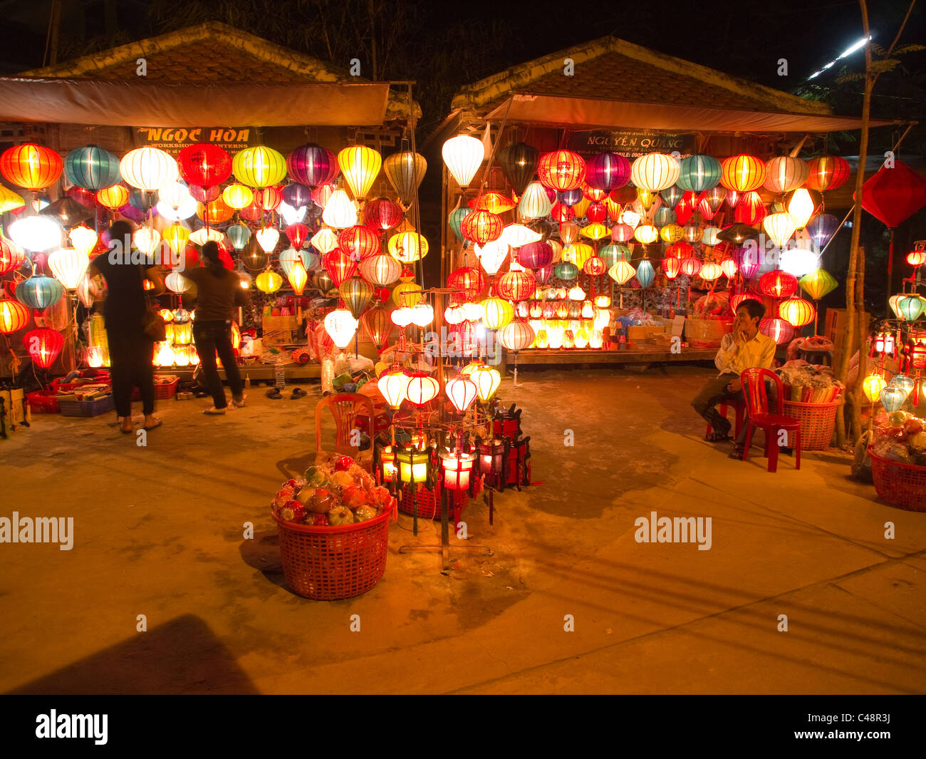 Mercato lanterna di notte in Hoi An, Vietnam Foto Stock