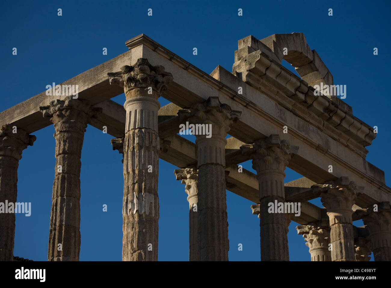 Le colonne del Tempio Romano di Diana in Merida, provincia di Badajoz, regione Estremadura, Spagna, 4 maggio 2001. Foto Stock