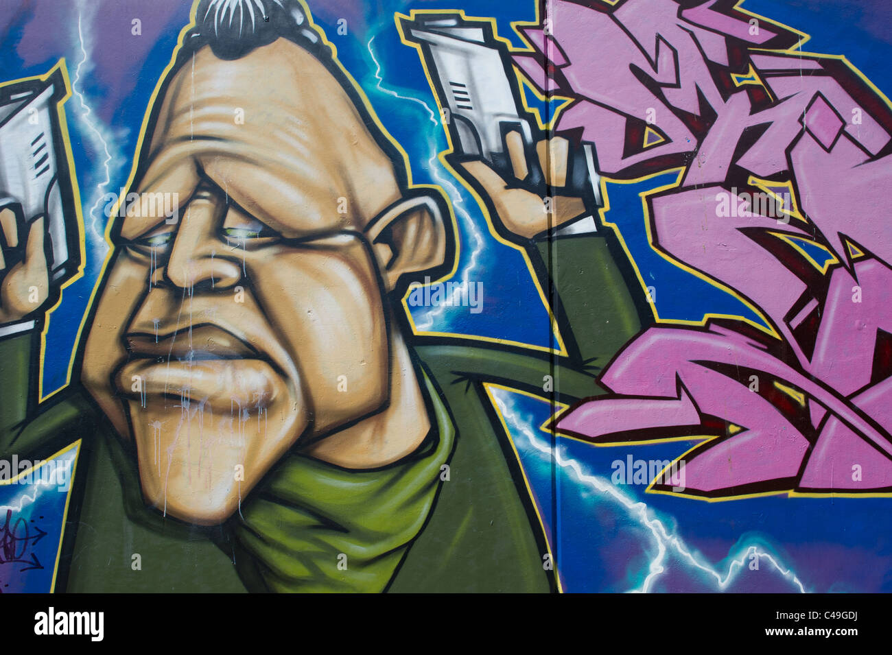 Un muro di graffiti arte a skate park a Leigh on Sea, Essex, Regno Unito. Artista(s) sconosciuta Foto Stock