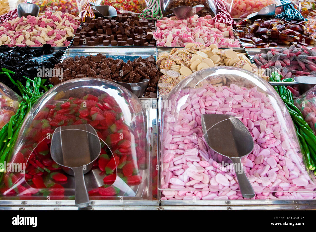 Dolci in un pic e mescolare in stallo Foto Stock