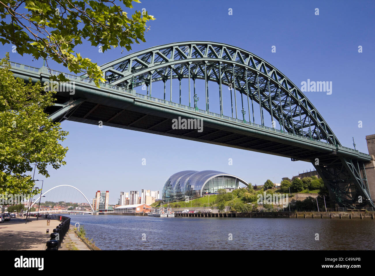 Il Tyne Bridge è un arco attraverso il ponte sul fiume Tyne nel nord-est dell' Inghilterra Foto Stock