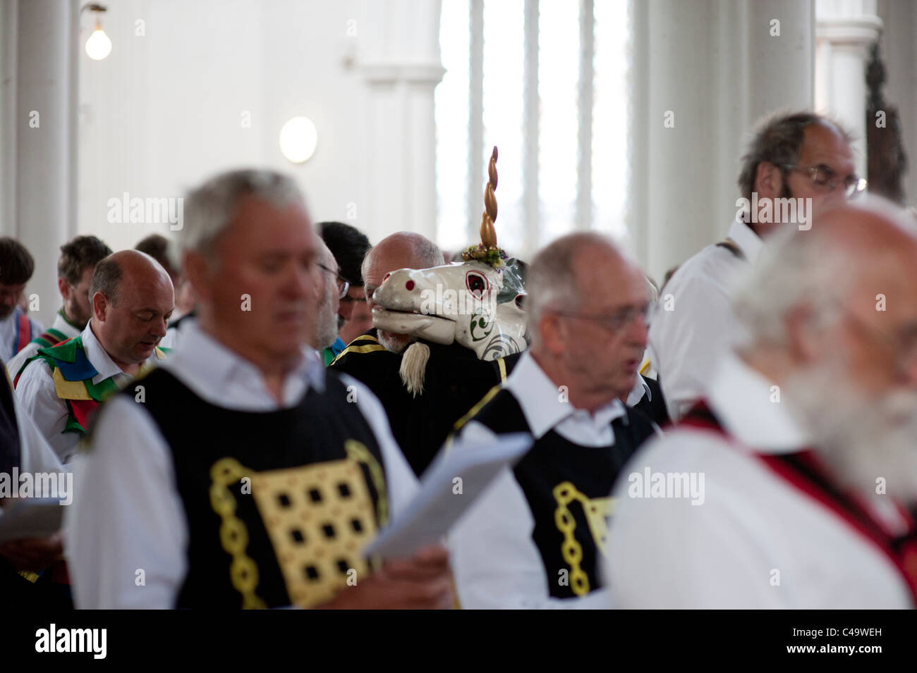 Morris Dancing in Thaxted e villaggi circostanti in North Essex, Gran Bretagna, dove il centenario di Thaxted Morris Festival w Foto Stock