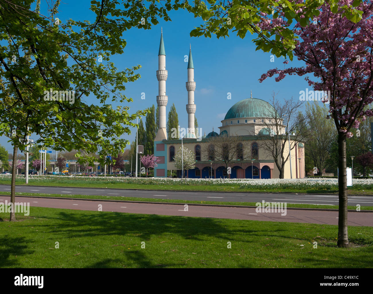 La moschea di mevlana a Rotterdam, situato in Spangen, un quartiere con oltre 80 percento degli immigrati Foto Stock