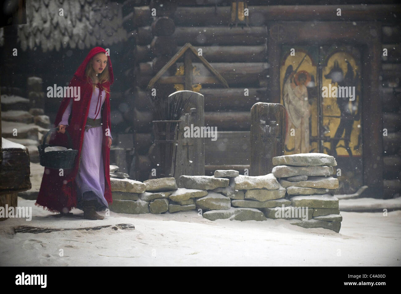 RED Riding Hood (2011) Catherine Hardwicke (DIR) AMANDA SEYFRIED 001 COLLEZIONE MOVIESTORE LTD Foto Stock