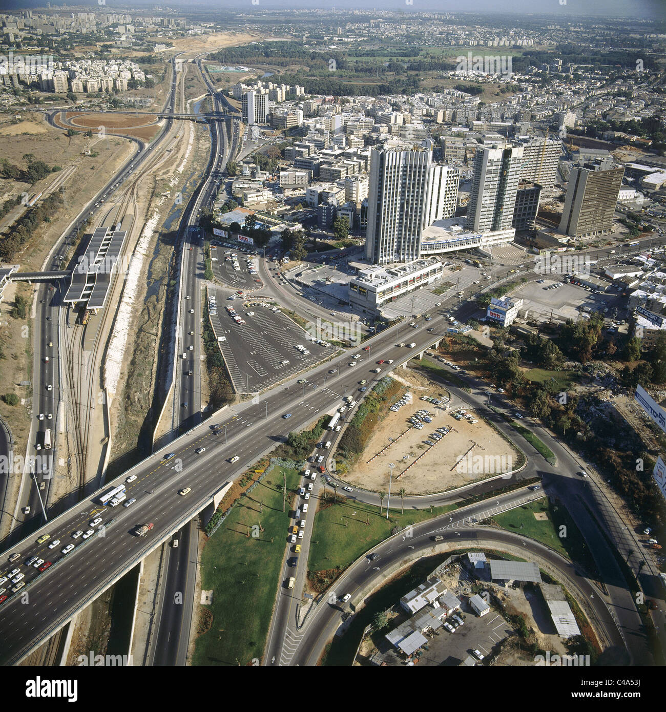 Vista aerea del Dan metropolis e la superstrada Ayalon Foto Stock