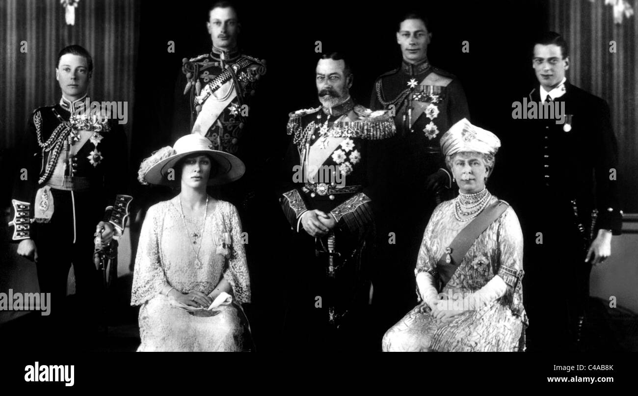 EDWARD VIII la Principessa Maria principe Henry King George V GEORGE VI QUEEN MARY & PRINCE GEORGE reale famiglia 28 Febbraio 1923 Foto Stock