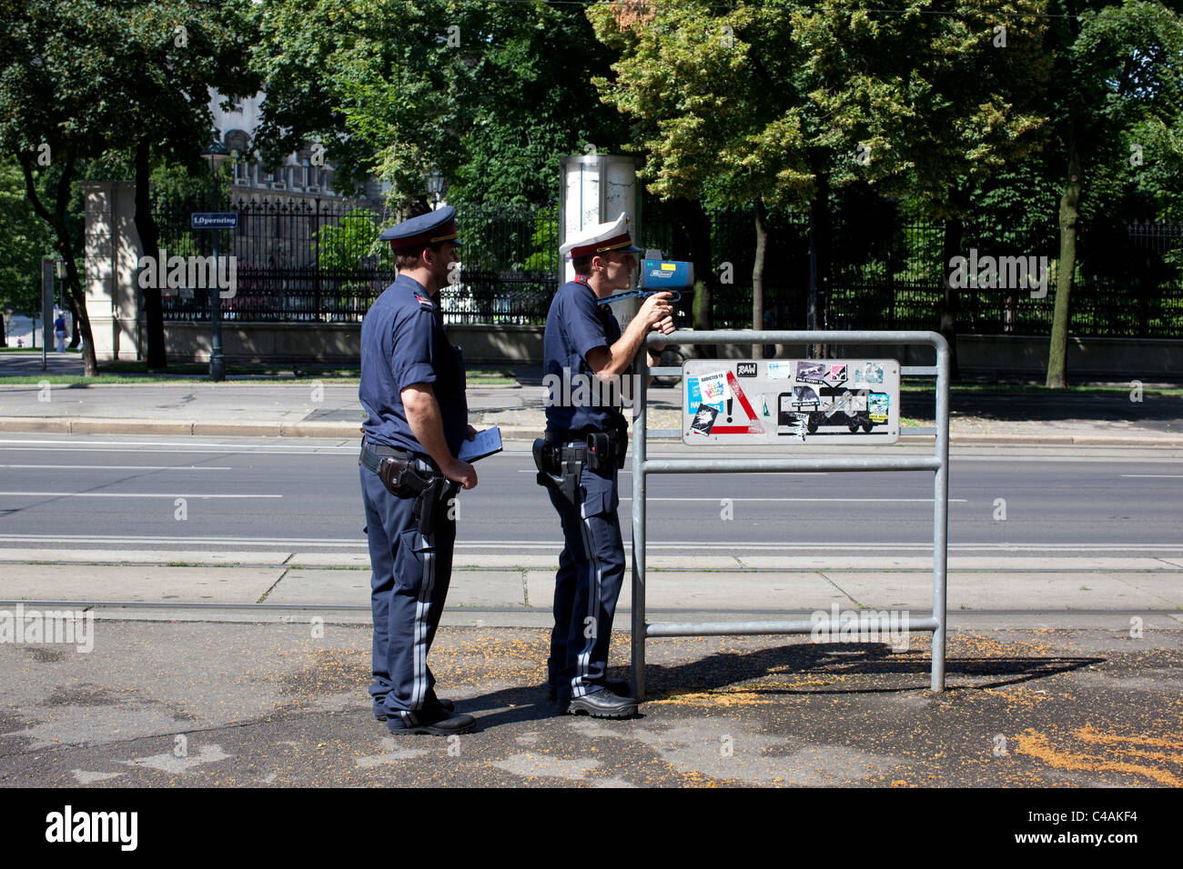 Polizia austriaca con velocità stradale fotocamera. Foto:Jeff Gilbert Foto Stock