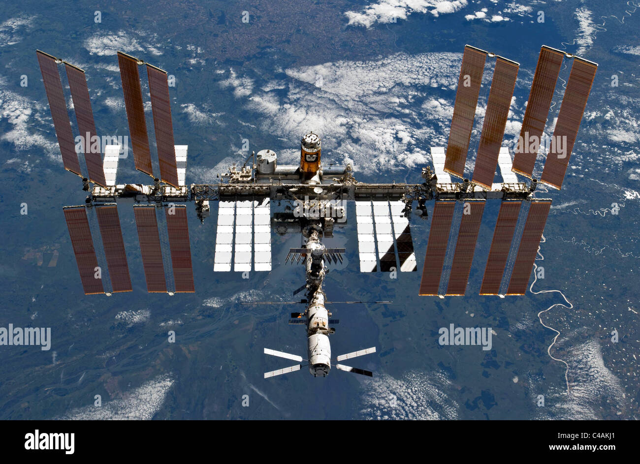 Lo Space Shuttle Endeavour agganciato alla Stazione Spaziale Internazionale Foto Stock
