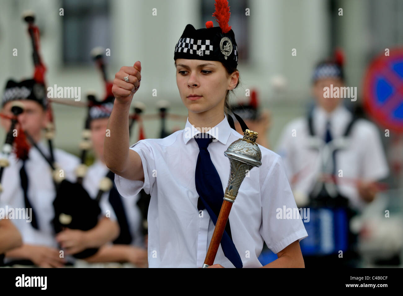 Cornamusa scozzese e tamburi i lettori di musica a Cracovia - Cracovia durante un concerto di Highland scozzesi di musica in Polonia Foto Stock