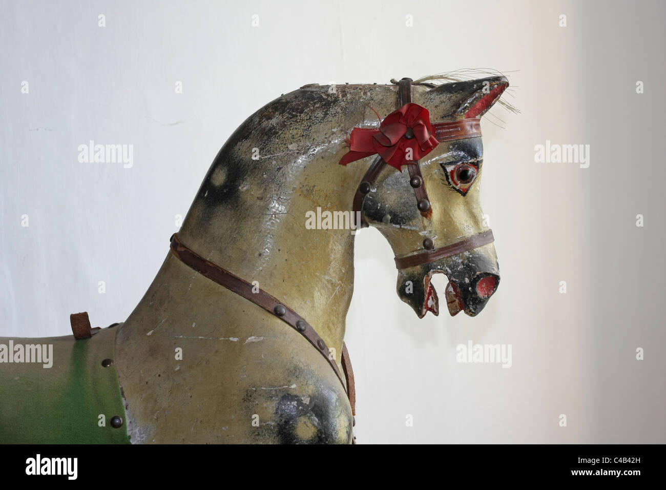 Il vecchio cavallo a dondolo Foto Stock