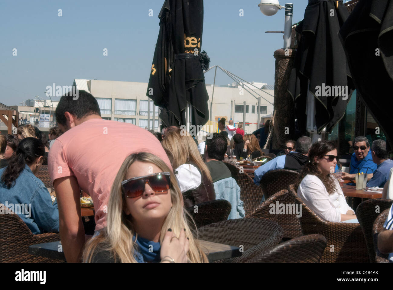 Tel Aviv è una beta+ città del mondo, a fianco di città come Barcellona e San Francisco.[9] Conosciuta come "la città che non dorme mai", Foto Stock