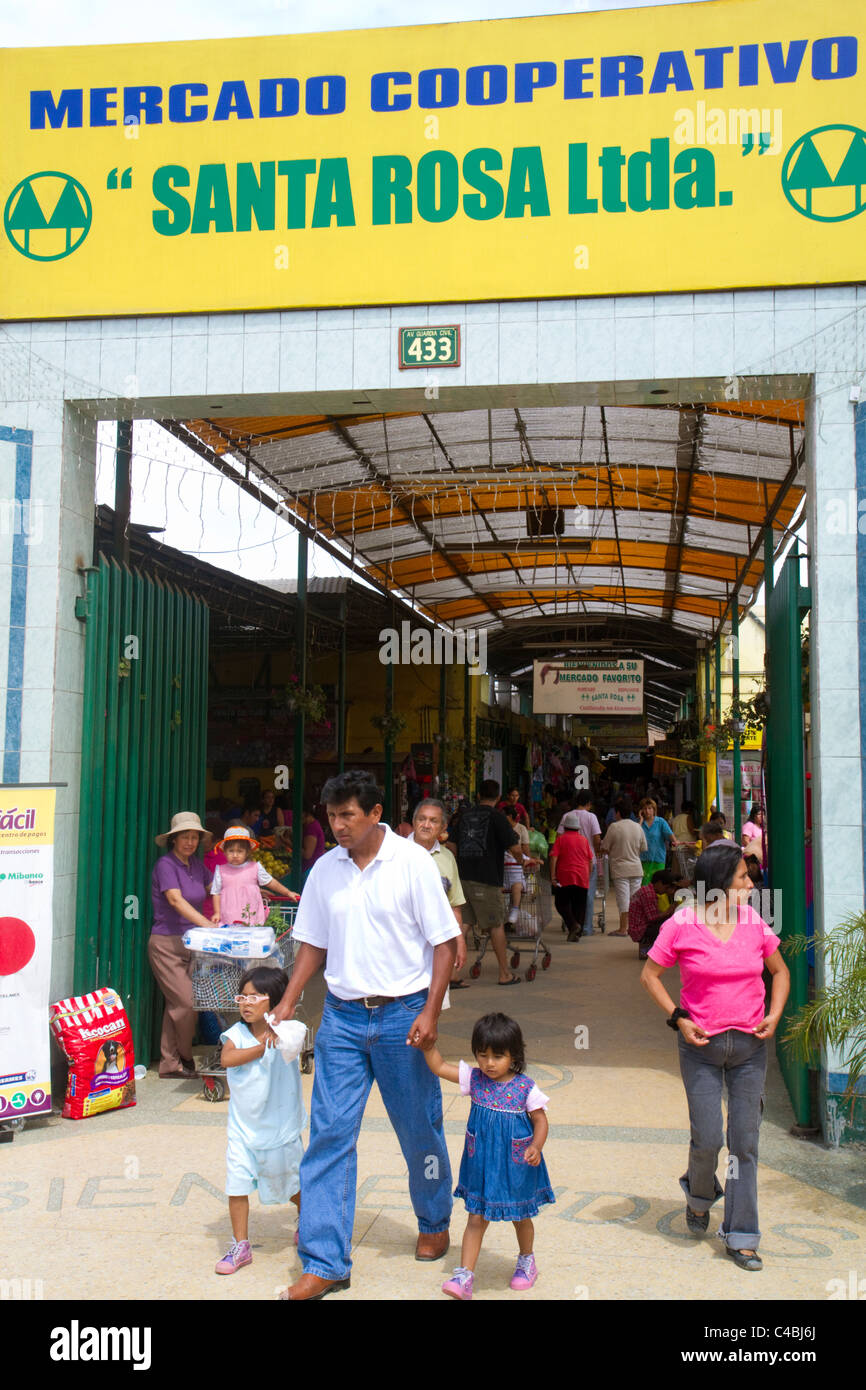 Una cooperativa di produzione di mercato nella chorrilos distretto di Lima, Perù. Foto Stock