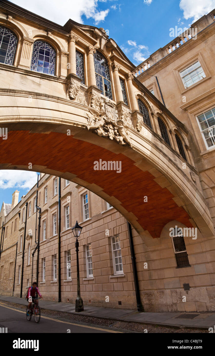 Hertford ponte noto come il Ponte dei Sospiri, Hertford College, Oxford University, Oxfordshire, Inghilterra, Regno Unito, Gran Bretagna Foto Stock