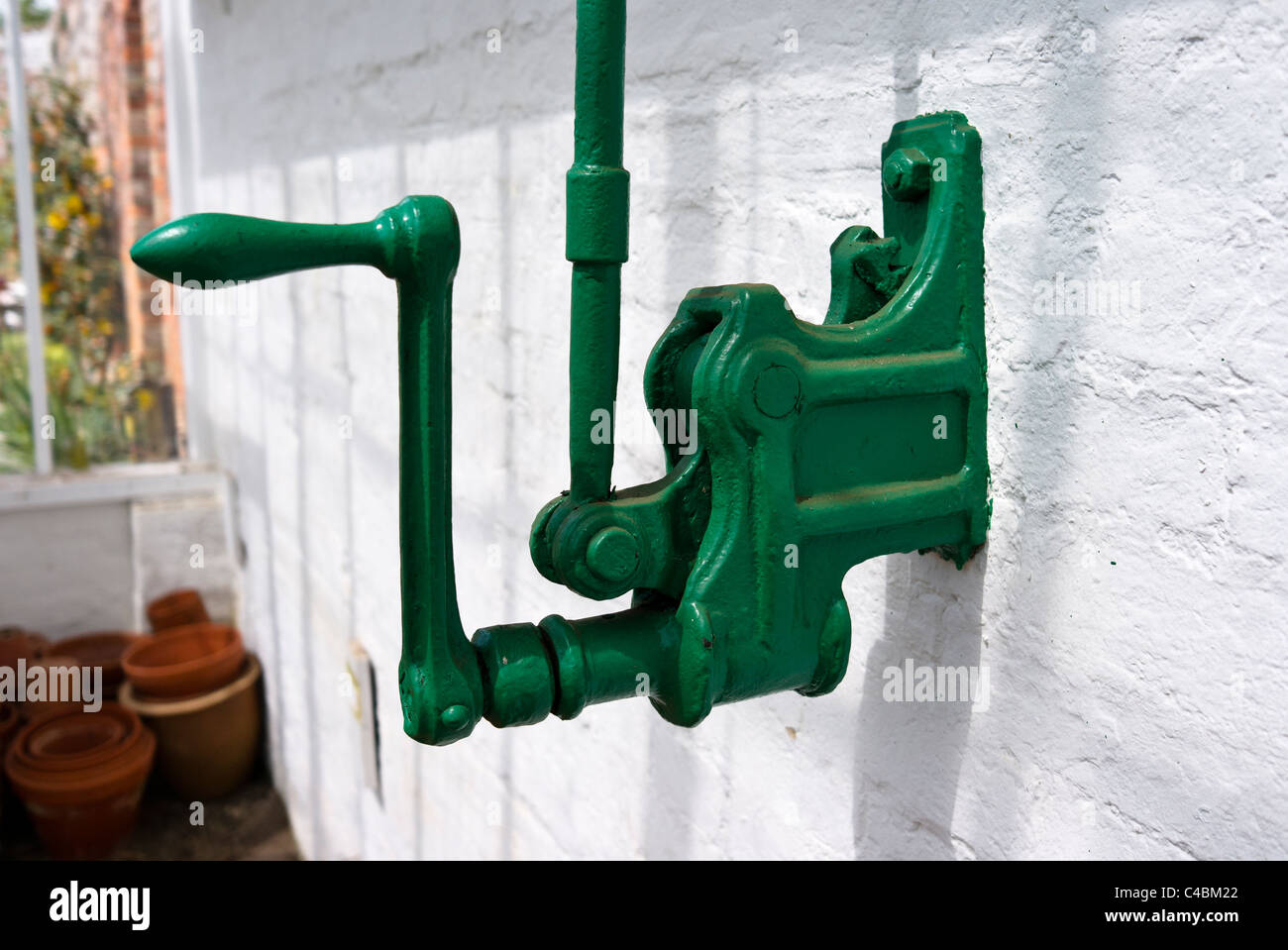 Una parte di controllo della ventilazione in un vetro di Victorian House Foto Stock