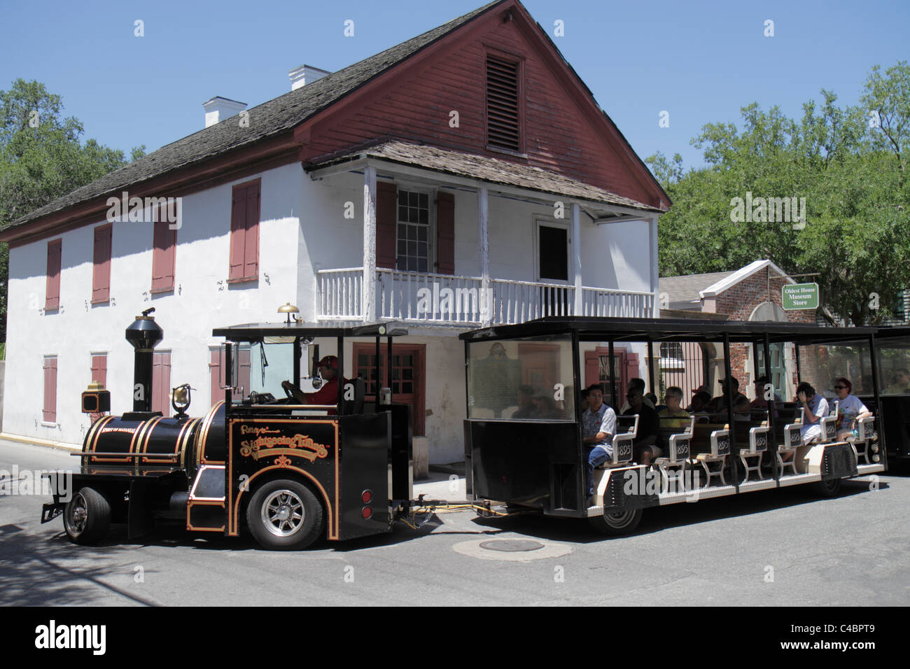 St. Augustine Florida, St Francis Street, il museo più antico della casa, dimora della coquina, 1727, Ripley's, treno turistico, i visitatori viaggiano tour tou Foto Stock