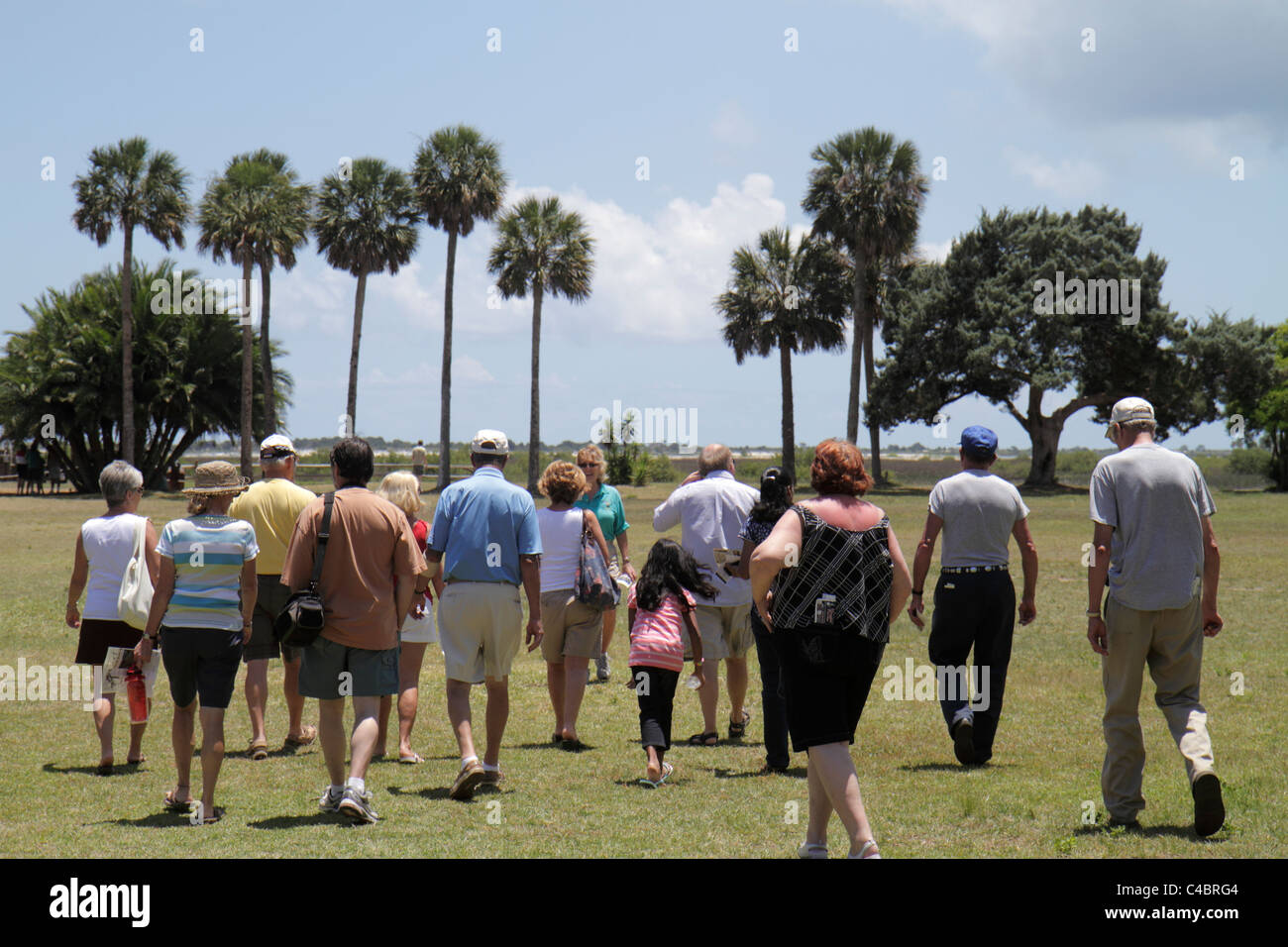 Saint Augustine Florida, Fontana del Parco Archeologico della Gioventù, gruppo, guida, spiegare, educare, sito di insediamento spagnolo originale, viaggi viaggiatori visitatori Foto Stock