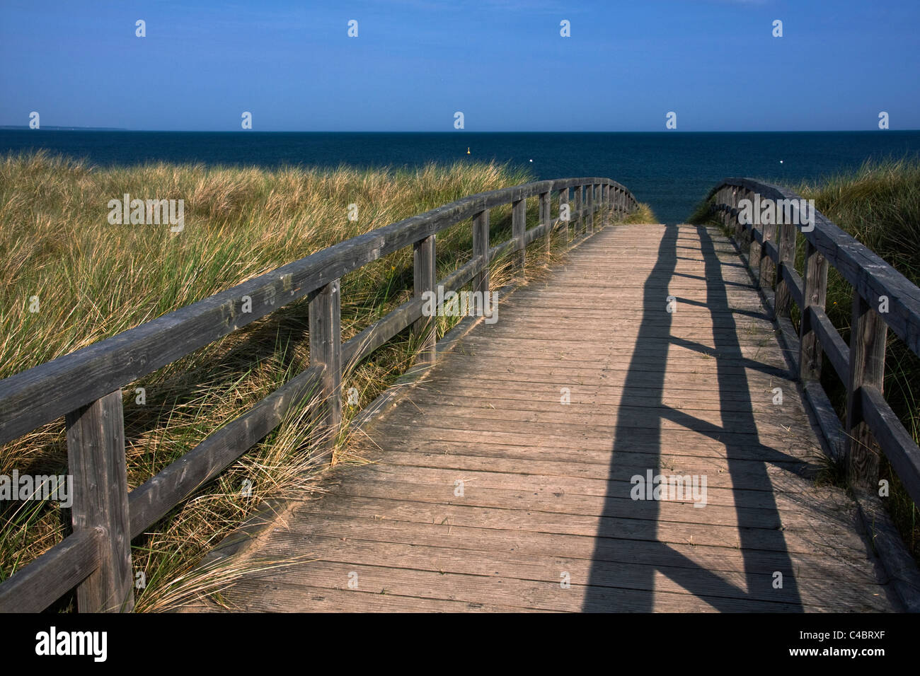 Il Footbridge per Weissenhäuser Strand, Schleswig-Holstein, Germania Foto Stock