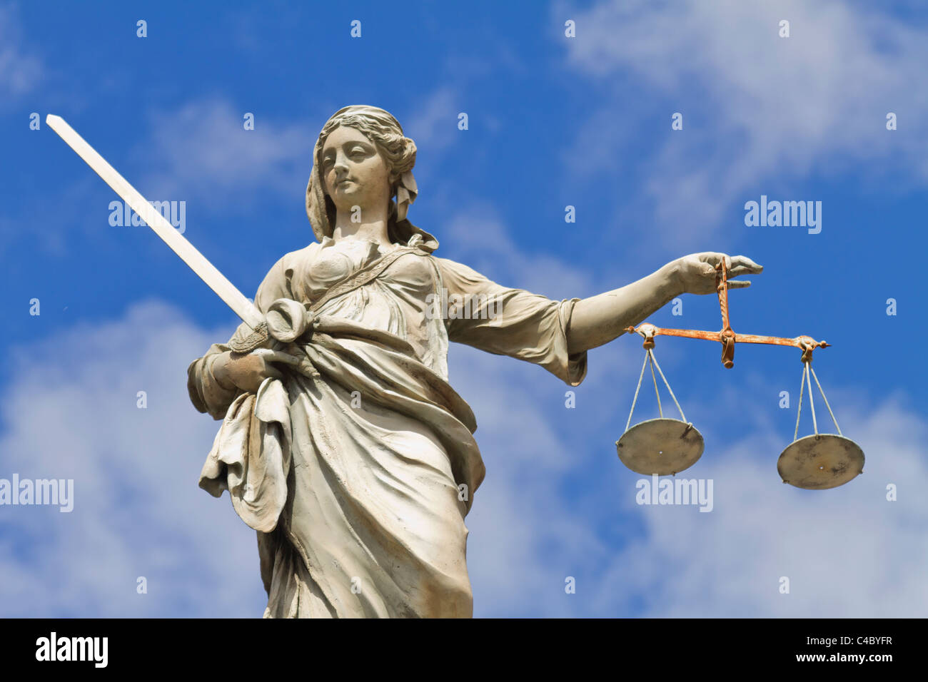 Signora giustizia statua a Dublino, Irlanda Foto Stock