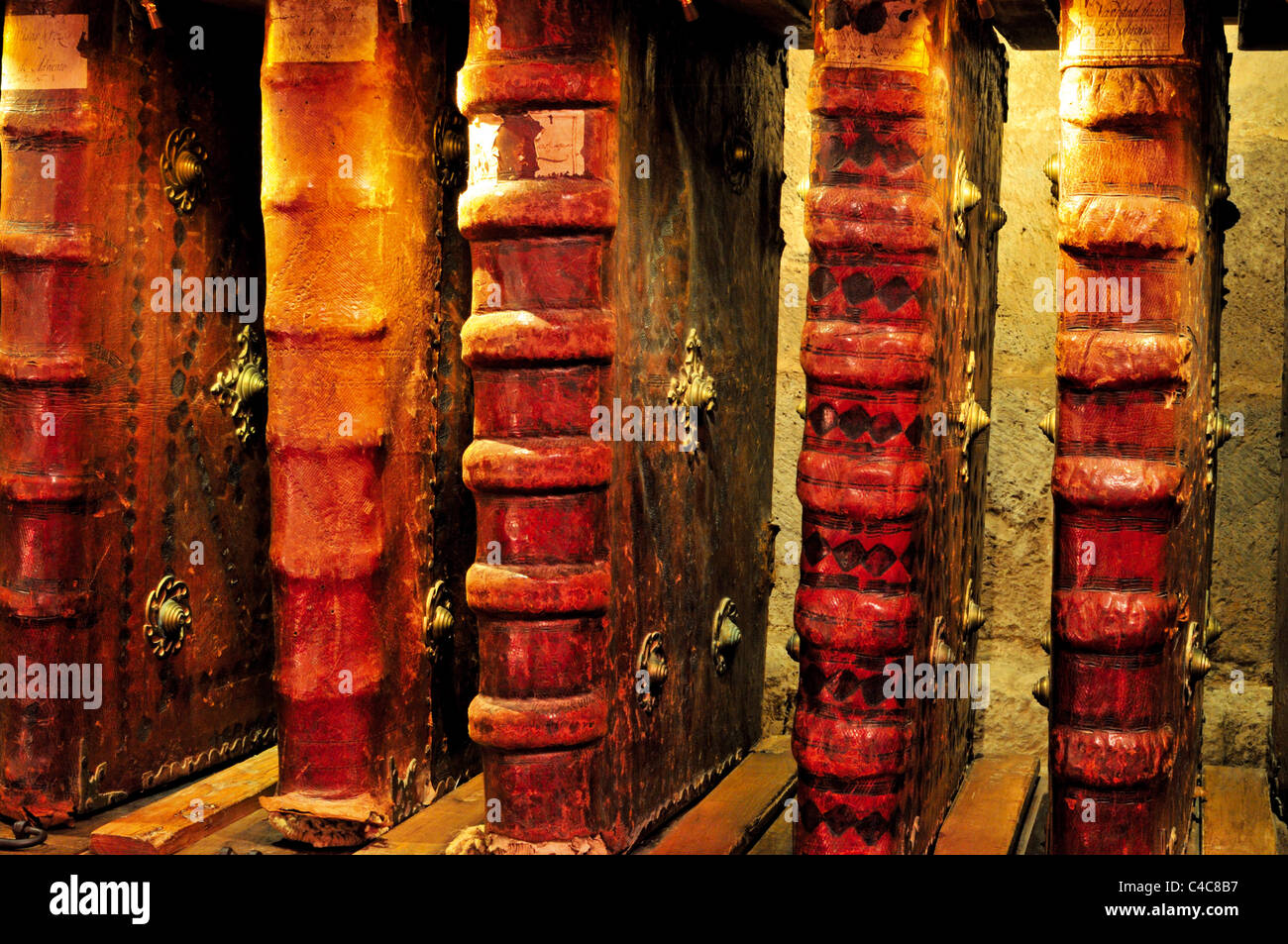 In Spagna, La Rioja: libri medievali del 'Cantes Gregorianos' nel monastero di Yuso Foto Stock