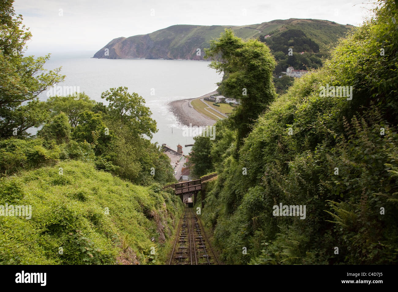 Il Cliff railway da Lynton a Lynmouth con punto Foreland North Devon Foto Stock