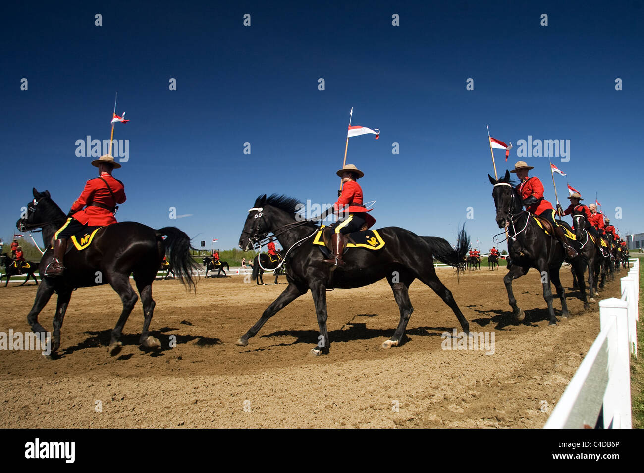 Maggio 2011, Ottawa, Ontario in Canada. Immagini dalla Royal Canadian polizia montata musicale del giro i commissari di revisione. Foto Stock