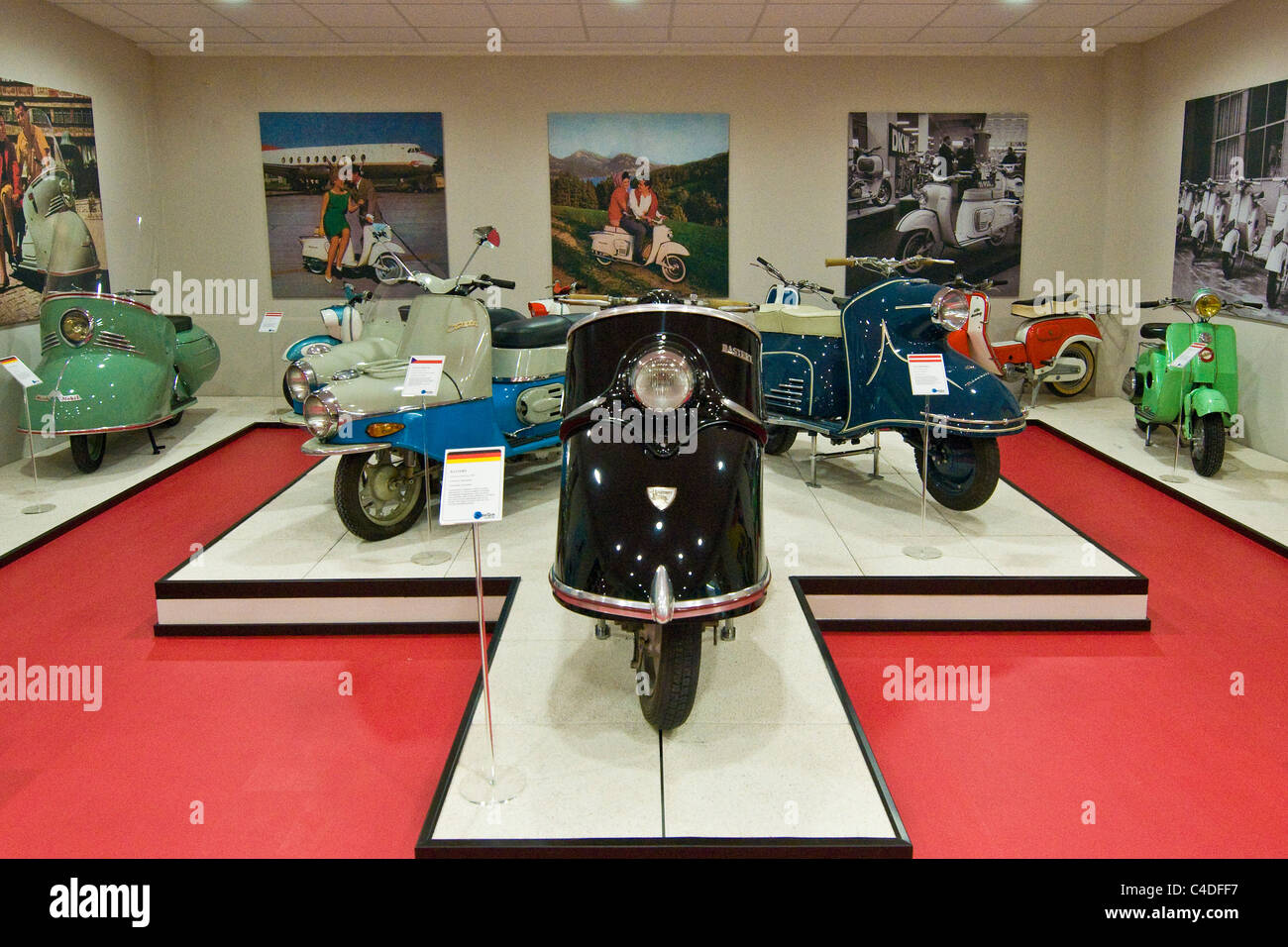 Scooter & Lambretta museum, Rodano, provincia di Milano, Italia Foto Stock