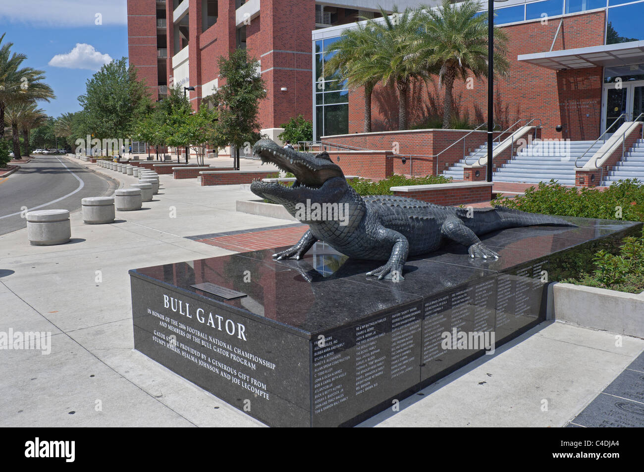 Bull Gator Plaza a Heavener complesso di calcio e Ben Hill Griffin Stadium sul campus della University of Florida Gainesville Foto Stock