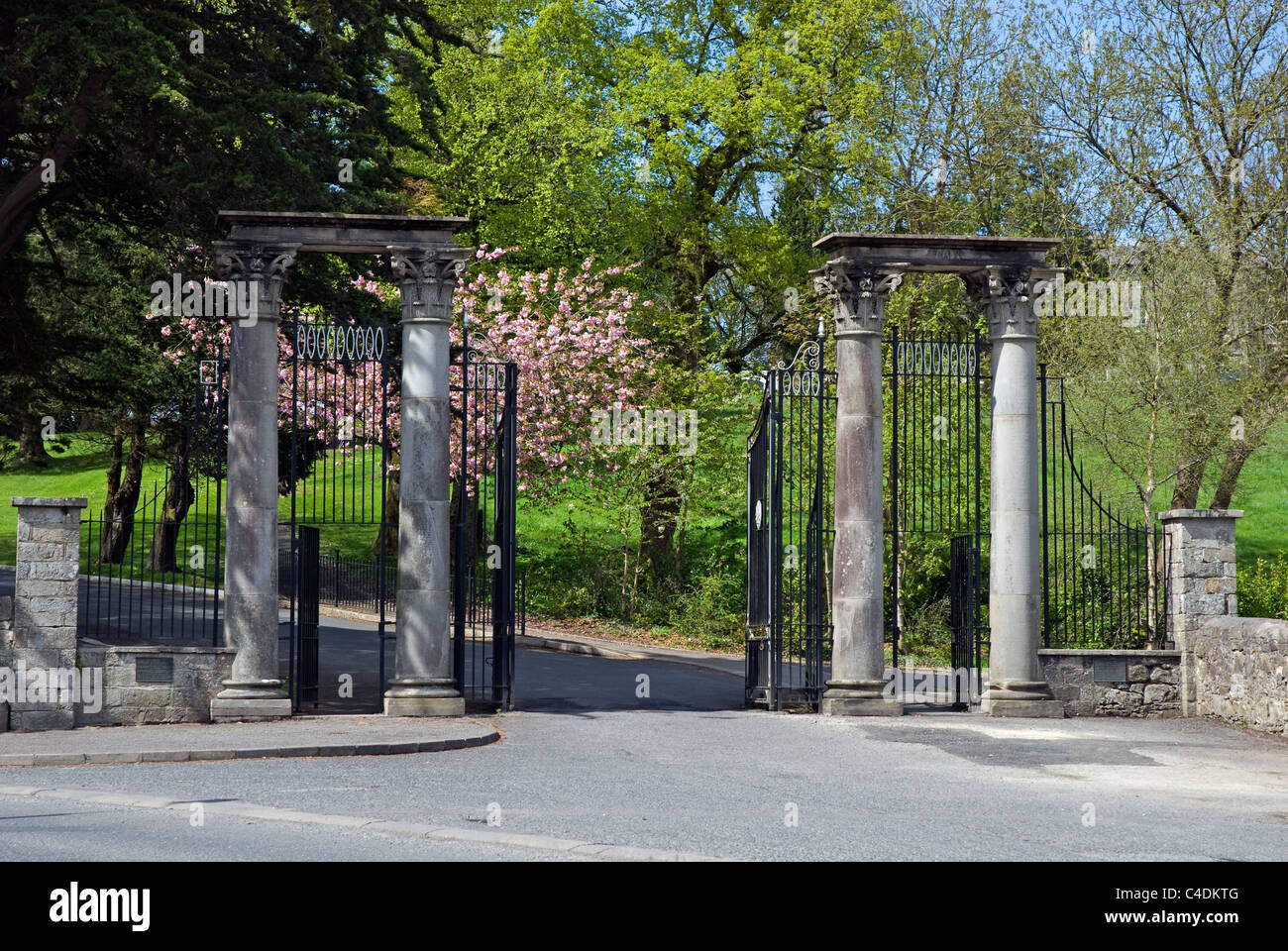 Cancelli a Portora Royal School, Enniskillen County Fermanagh, Irlanda del Nord Foto Stock