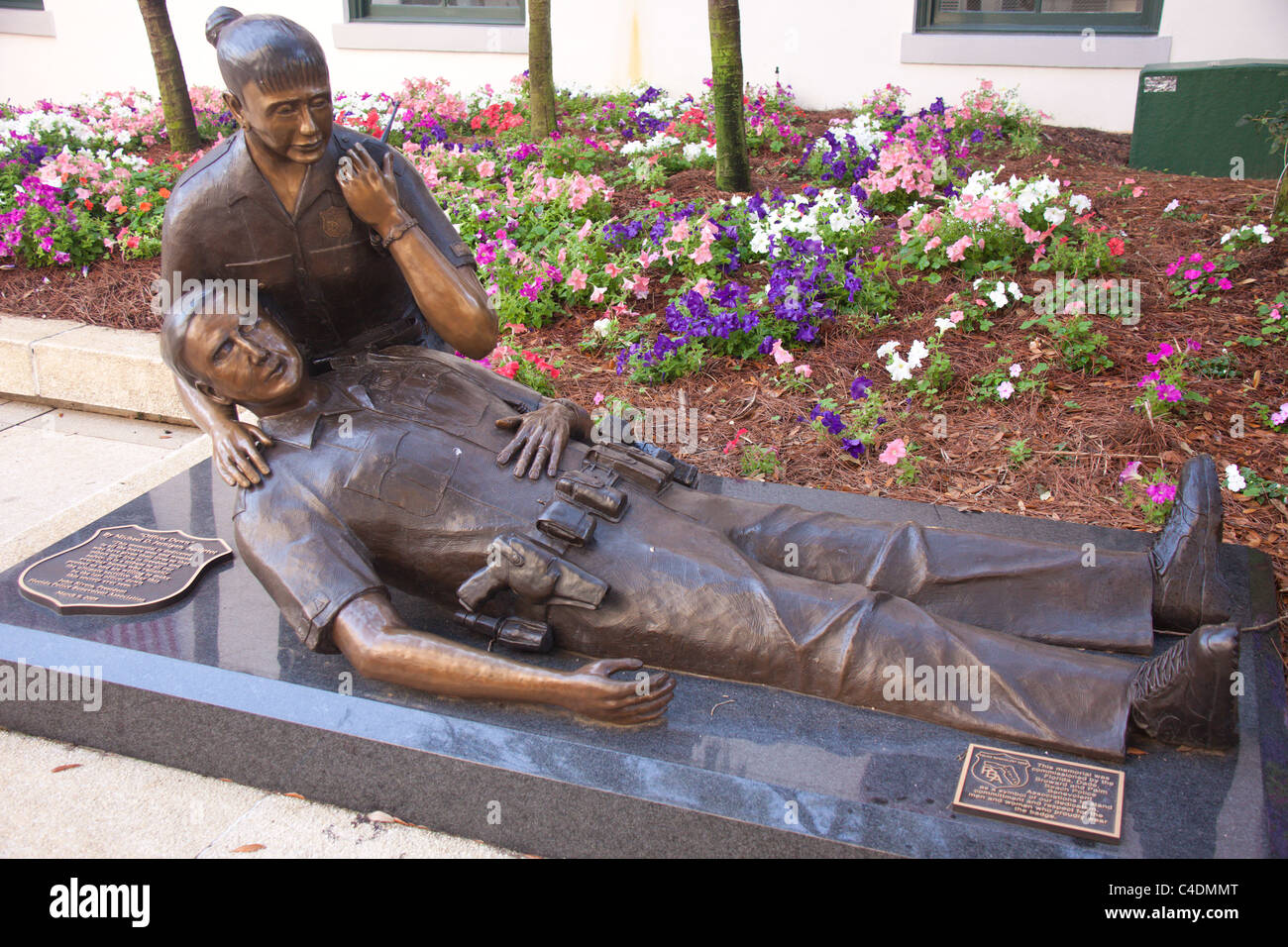 "Ufficiale all', memorial a funzionari di polizia presso il Campidoglio, Tallahassee, Florida Foto Stock "Ufficiale all', memorial a funzionari di polizia presso il Campidoglio, Tallahassee, Florida Foto Stock