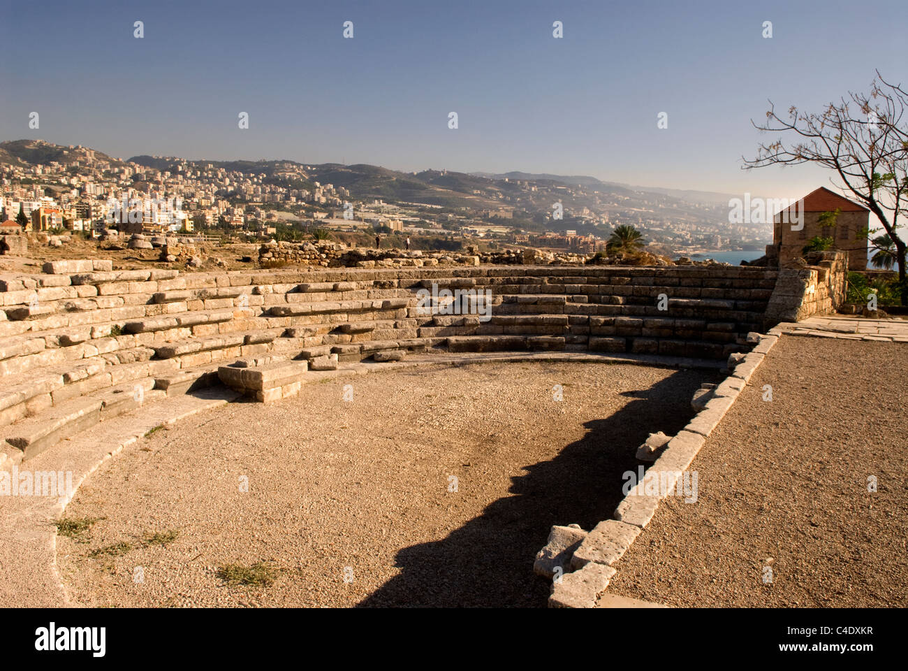 Teatro Romano e del periodo ottomano house, Byblos, Libano. Foto Stock