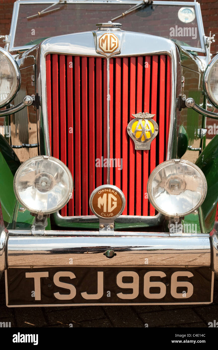 MG auto classica, vista frontale Foto Stock