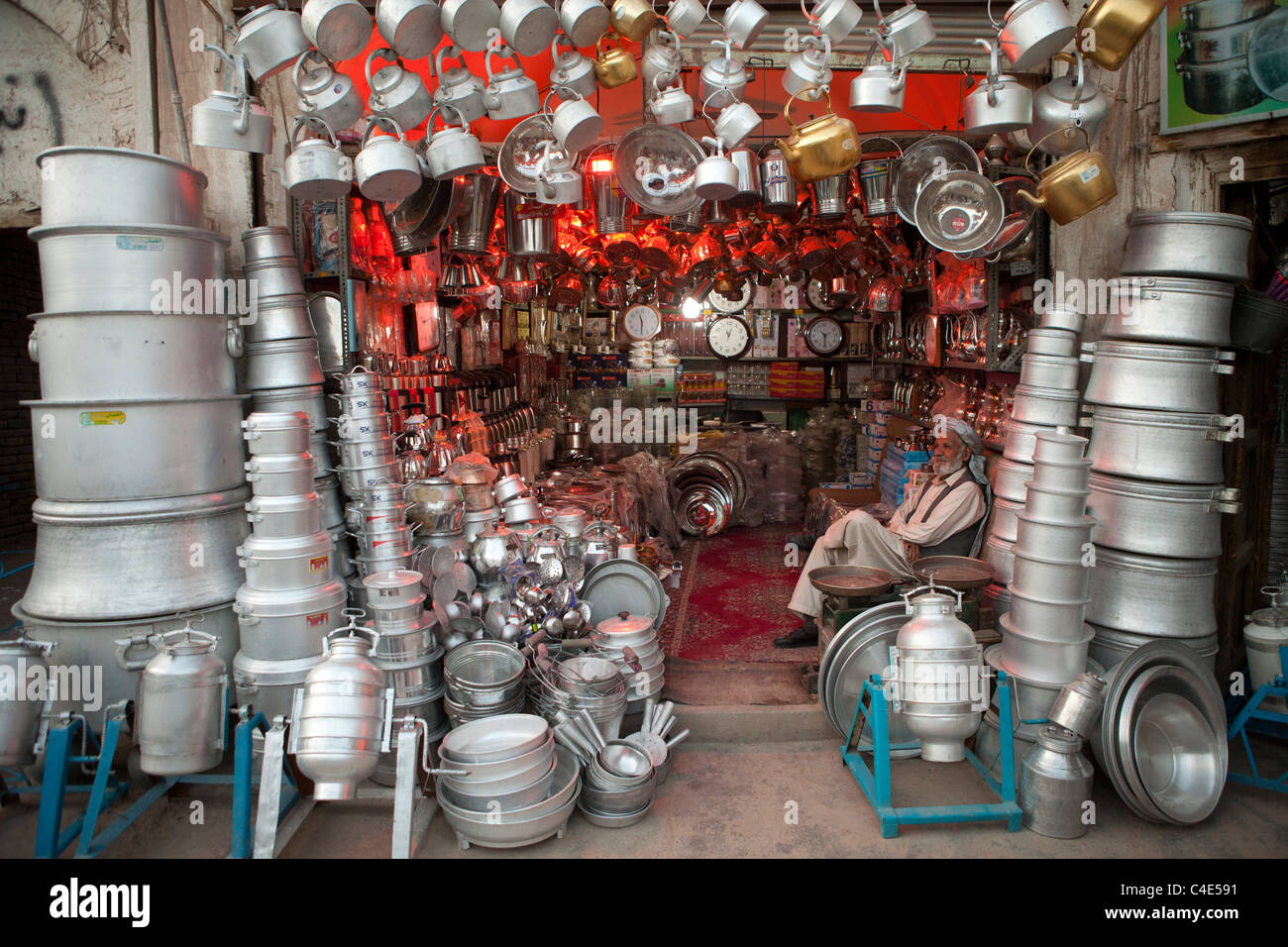 Pentole e padelle-shop in Afghanistan Foto Stock