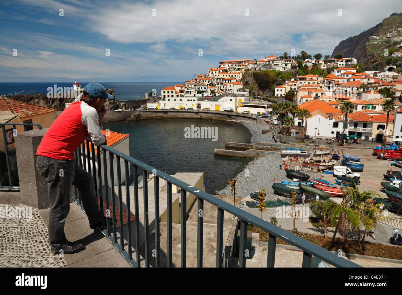 Il villaggio di pescatori di Camara de Lobos, di Madera. La vista da cui Winston Churchill utilizzata per dipingere nel 1950. Foto Stock