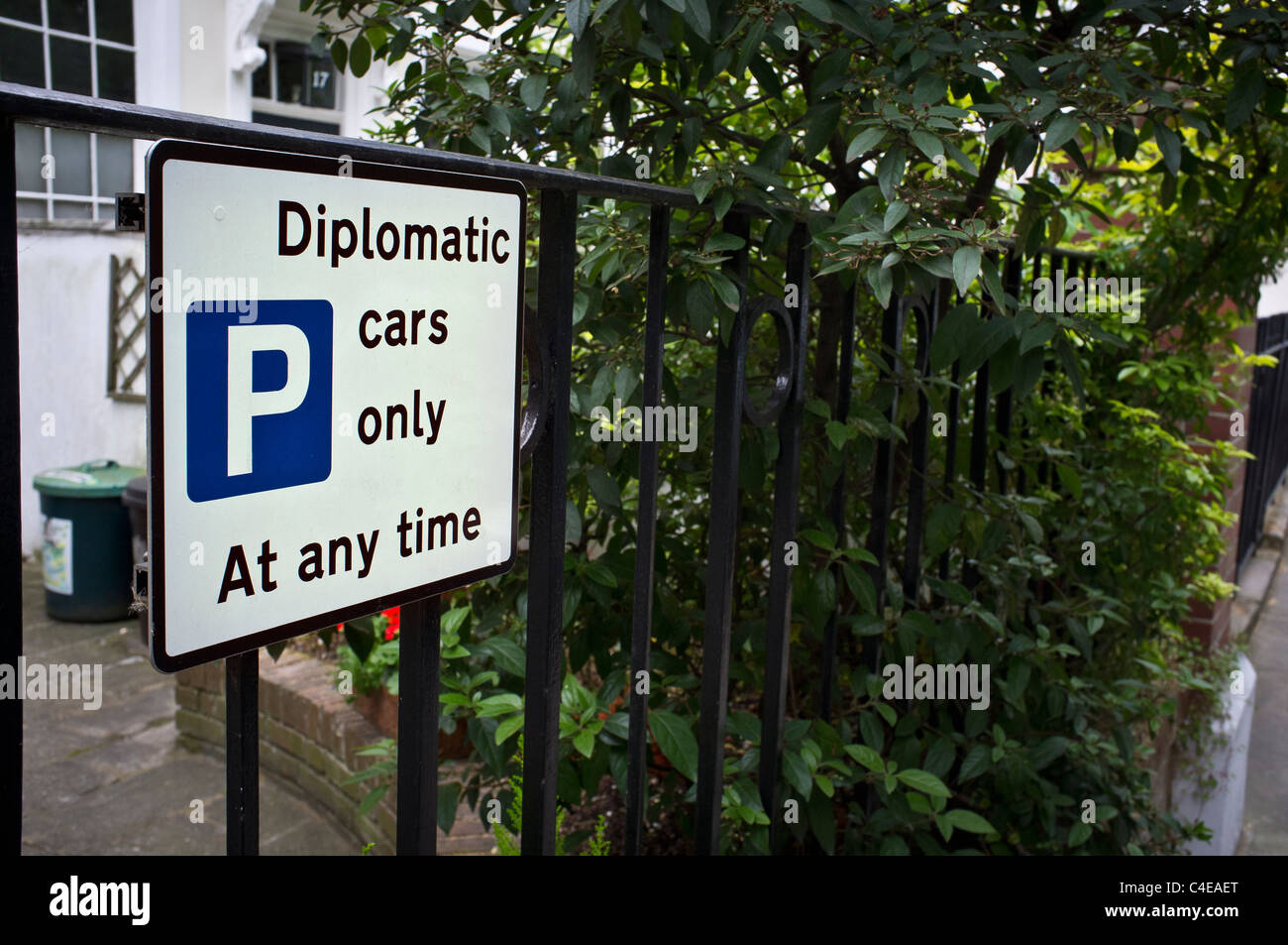 Auto diplomatiche solo parcheggio, segno Foto Stock