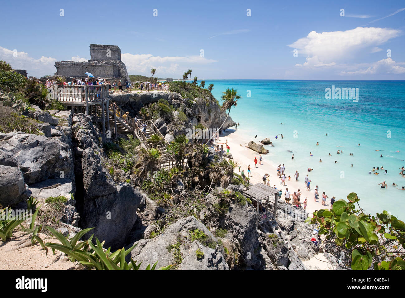 Rovine Maya a Tulum, rovine del tempio sopra la spiaggia, Yucatan, Mar dei Caraibi, Messico Foto Stock