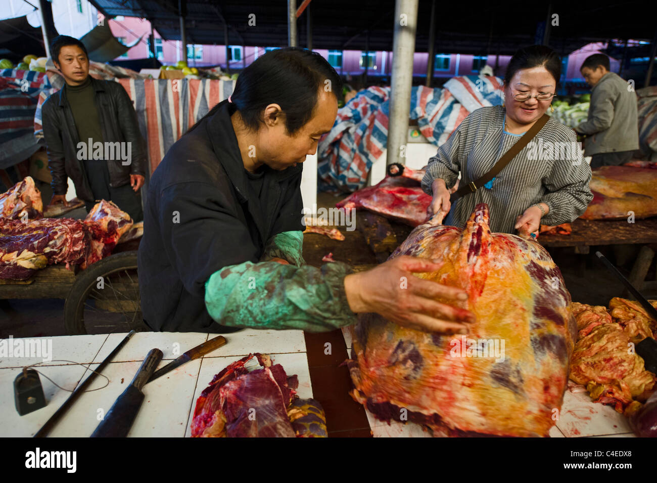 Mercato Ganzi (carne di yak), Sichuan, in Cina Foto Stock