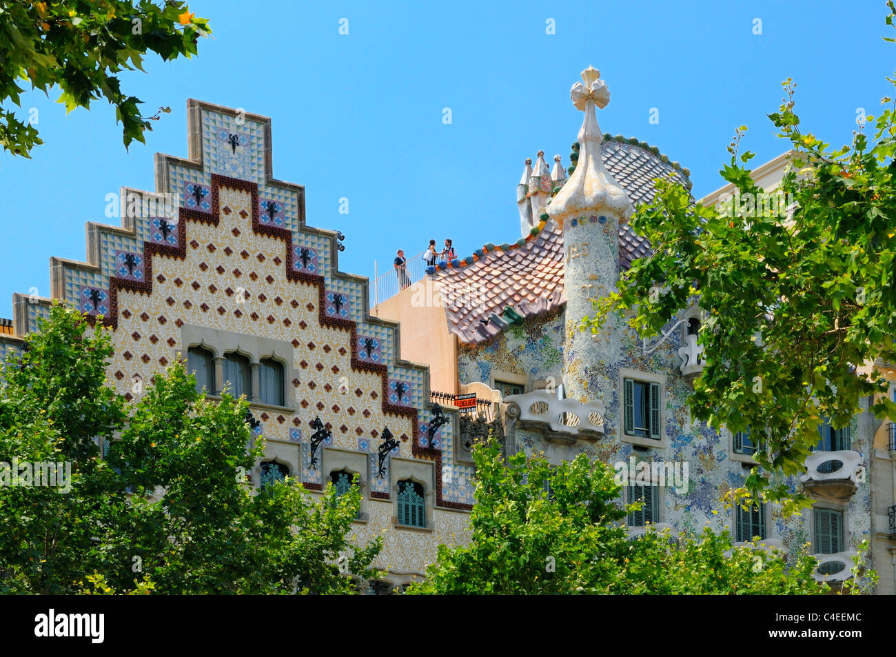 Casa Batlo, costruito nel 1906 dall'architetto Antoni Gaudi, al Passeig de Gracia, Barcellona, Spagna. Foto Stock