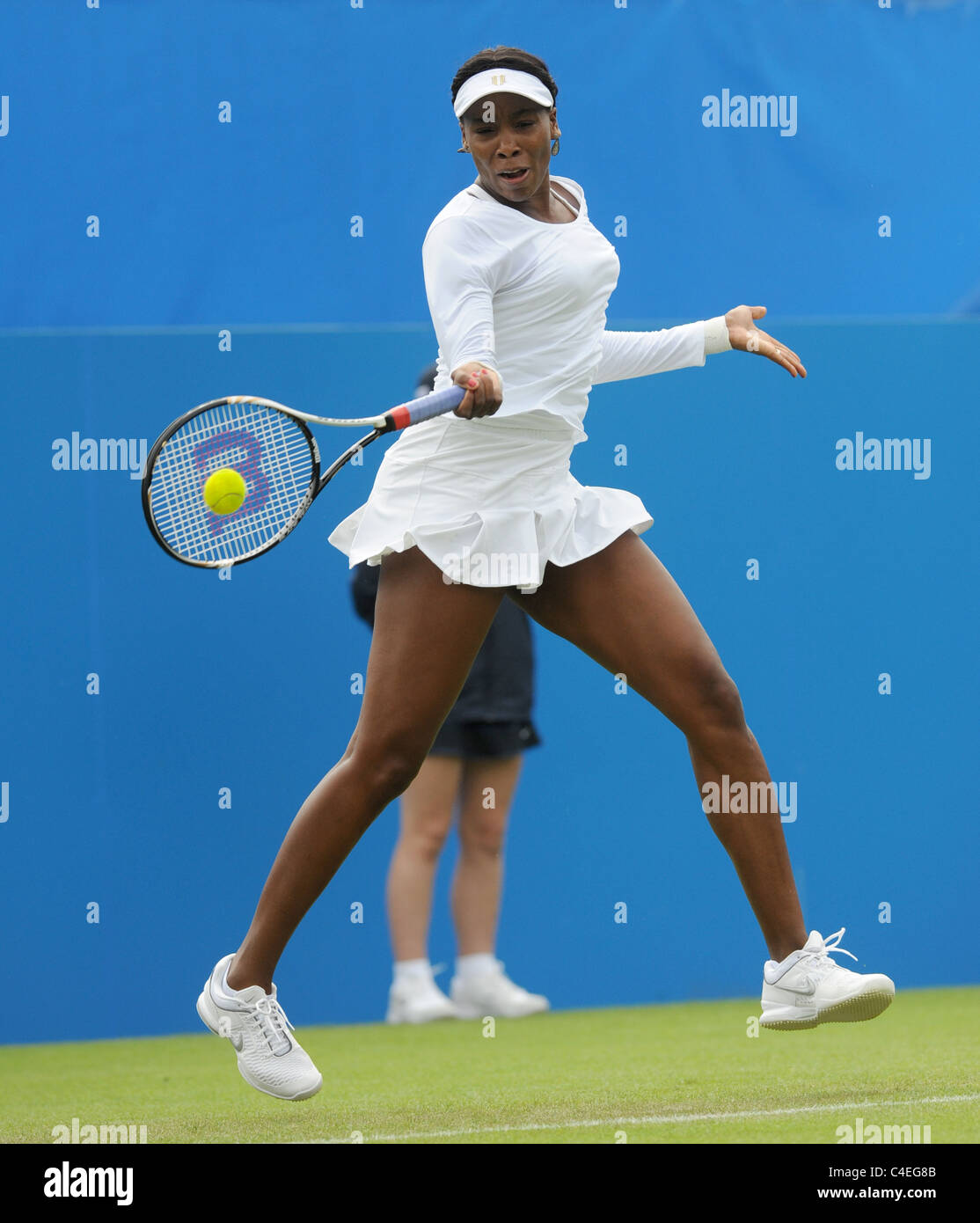 Venus Williams in azione al Aegon torneo internazionale di tennis in Devonshire Park Eastbourne Foto Stock