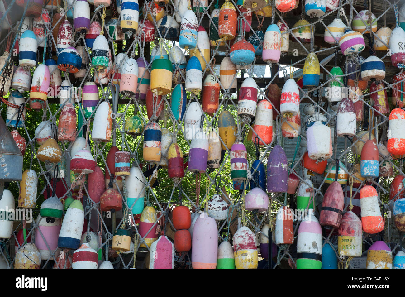 La pesca galleggianti, marcatori e boe per la vendita sono in esposizione presso lo store Apalachicola Florida Foto Stock