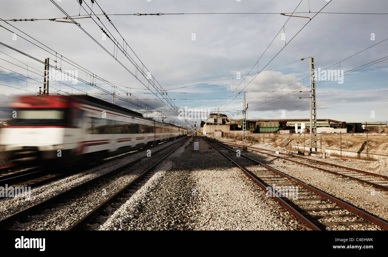 Treno locale in movimento Madrid Spagna Foto Stock