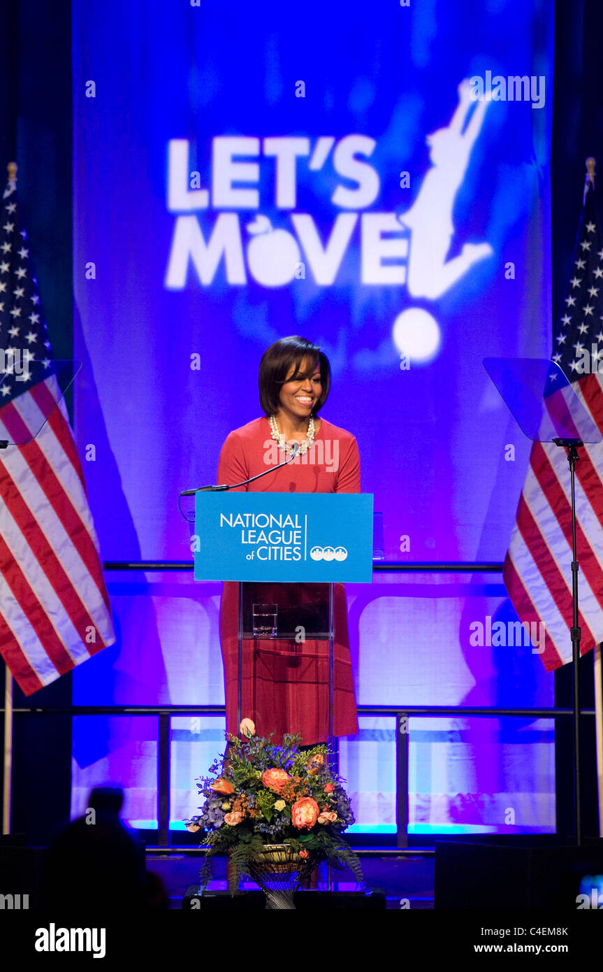 La First Lady Michelle Obama parla della sua Passiamo iniziativa. Foto Stock